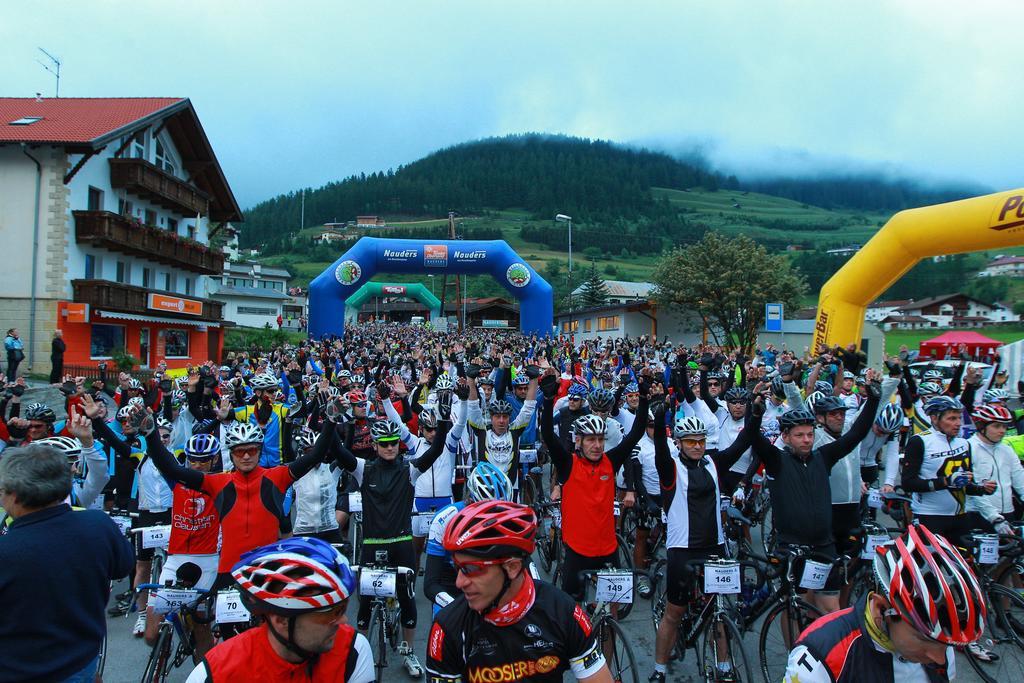 Apart Bergzeit Nauders Exteriör bild